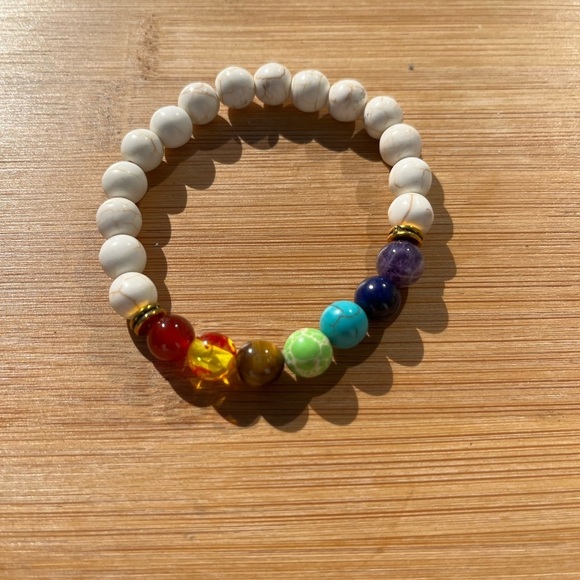 White Howlite Rainbow Chakra Beaded Bracelet - Picture 3 of 10